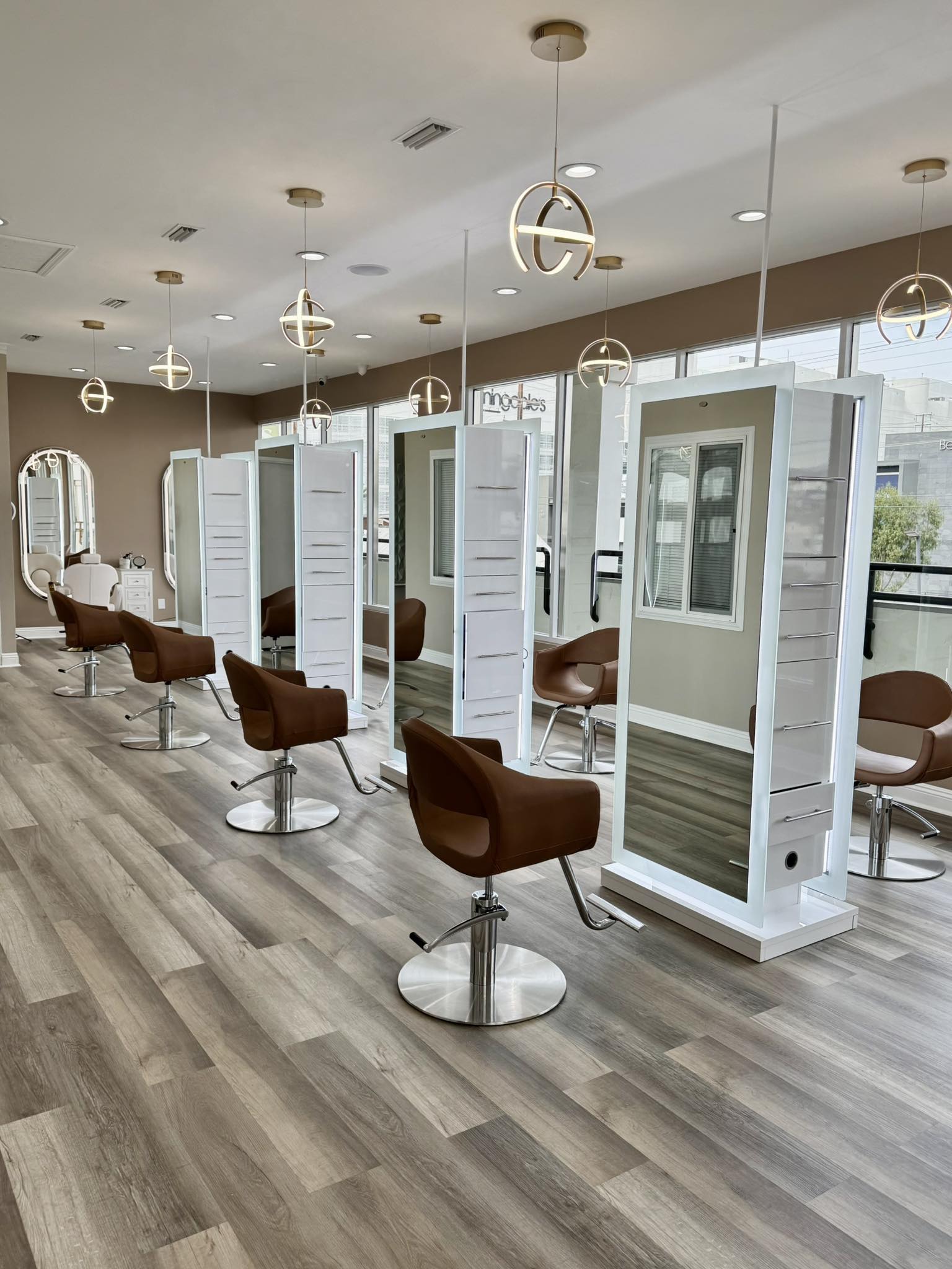 Hair Salon in Beverly Grove