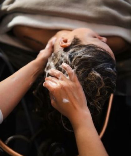 woman getting scalp massage in West hollywood head spa