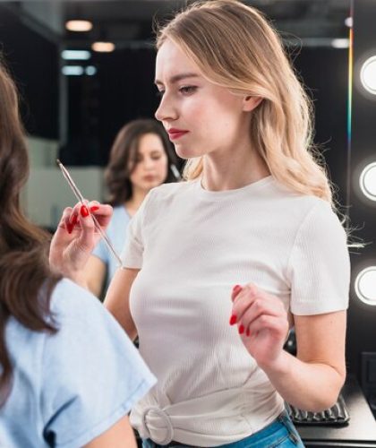 Los Angeles based Makeup artist working on a client